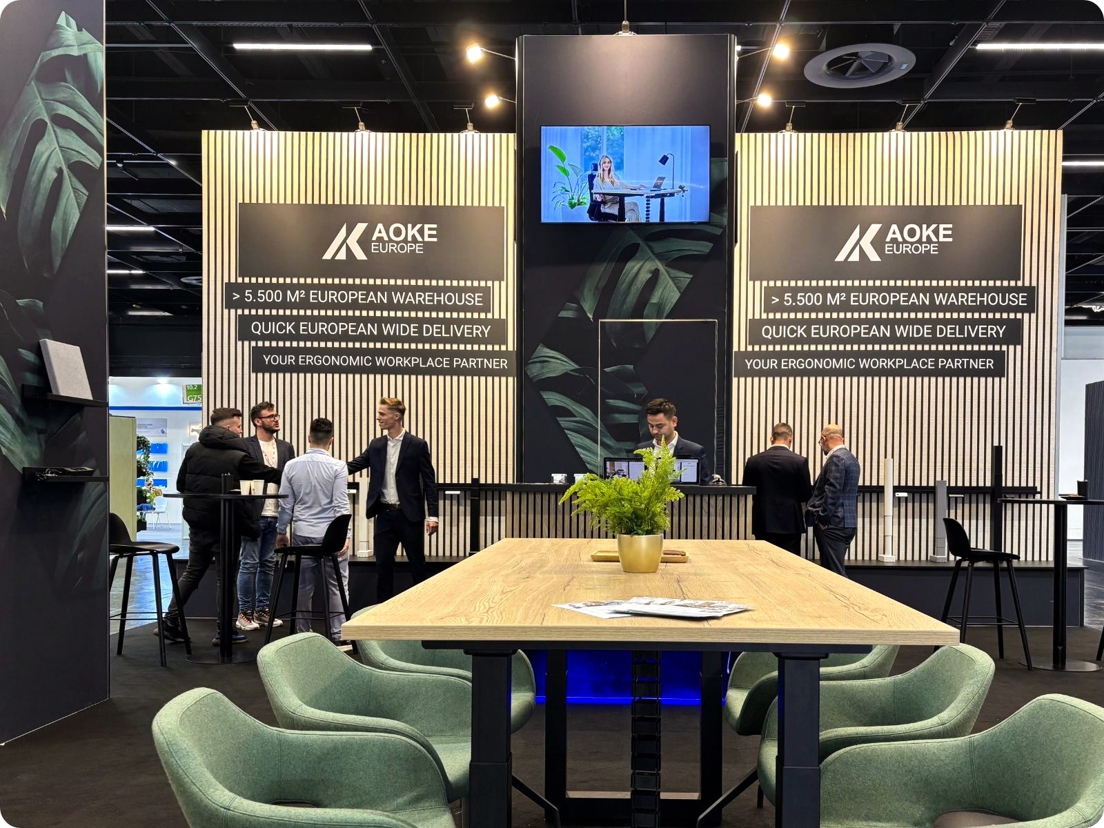 AOKE Europe presenting products at an exhibition